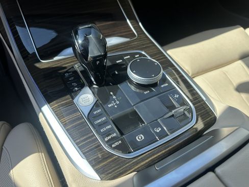 Used 2019 BMW X7 xDrive50i w/ Premium Package AWD/4WD image 25