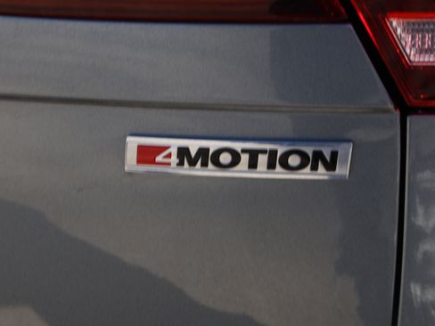 Used 2019 Volkswagen Tiguan SE image 14