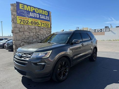 Used 2018 Ford Explorer XLT w/ Equipment Group 202A image 2