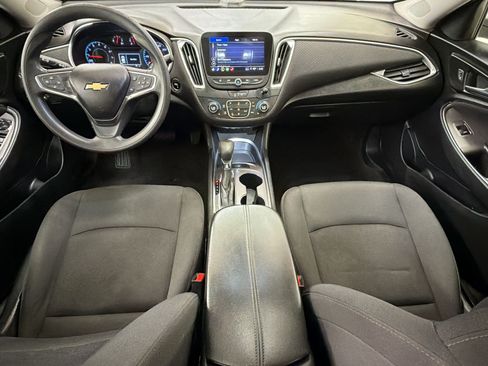 Used 2021 Chevrolet Malibu LT FWD image 15