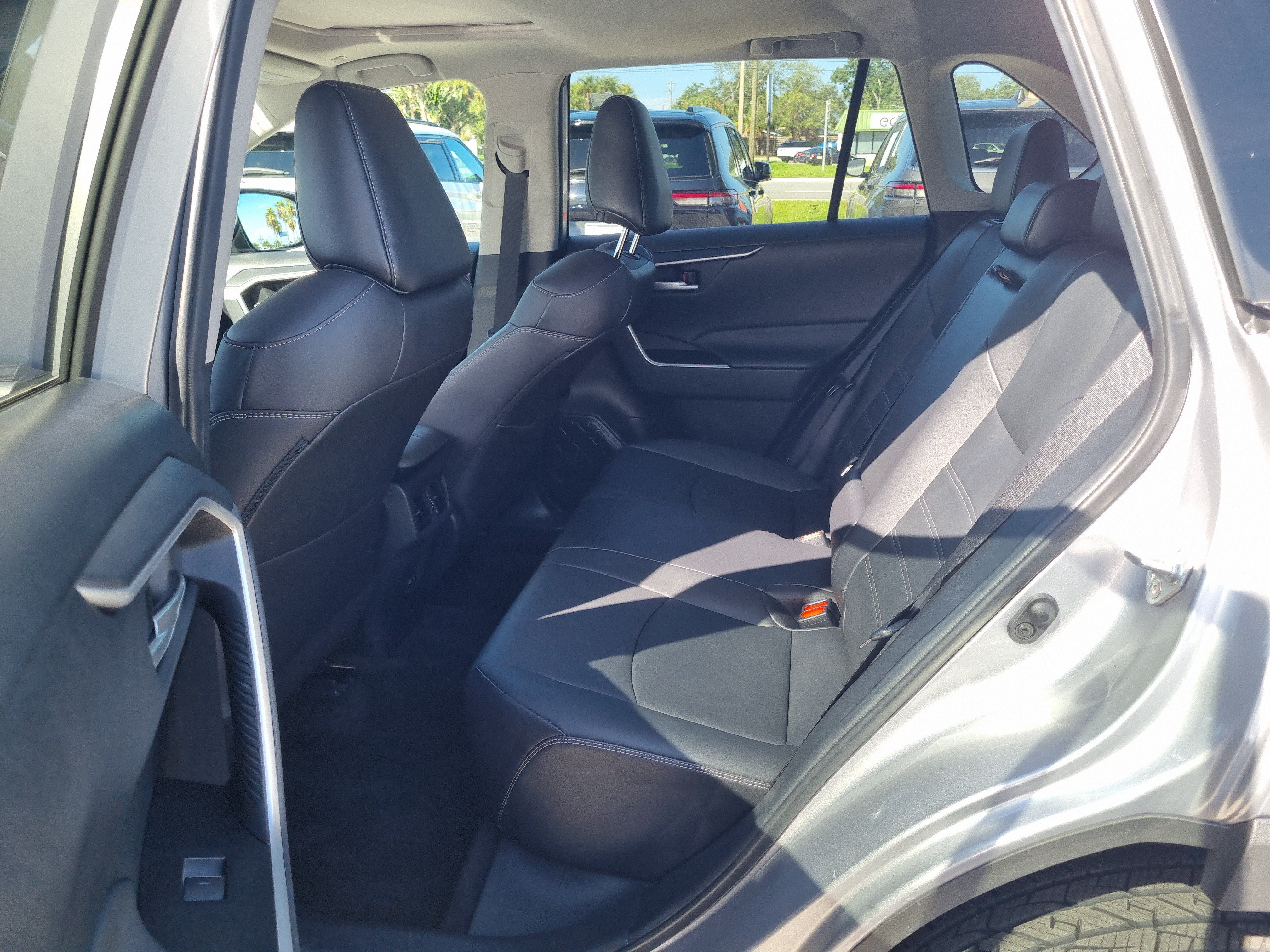 Used 2023 Toyota RAV4 XLE Premium FWD image 14