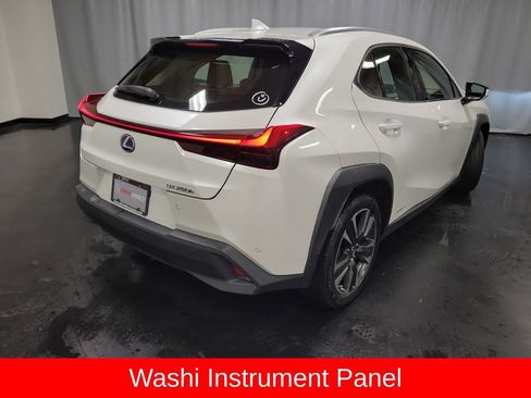 Used 2019 Lexus UX 250h AWD/4WD image 8