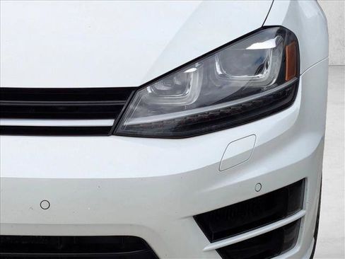 Used 2017 Volkswagen Golf 4-Door image 6