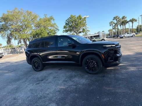 New 2026 Chevrolet Traverse LT w/ Midnight/Sport Edition FWD image 17