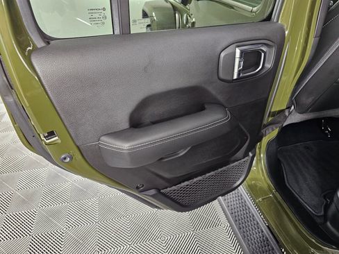 Used 2022 Jeep Wrangler Unlimited Sahara image 32