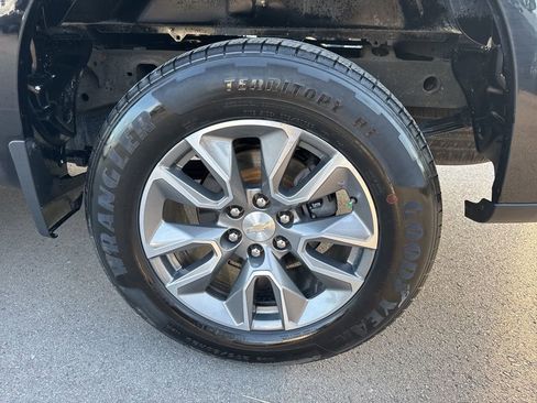 Used 2022 Chevrolet Silverado 1500 LT AWD/4WD image 28