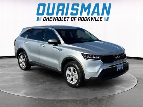 Used 2022 Kia Sorento LX image 1