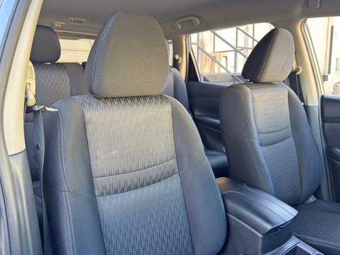 Used 2017 Nissan Rogue S AWD/4WD image 29