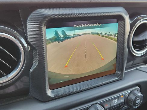 Used 2023 Jeep Wrangler Unlimited Sahara AWD/4WD image 20