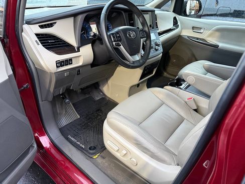 Used 2015 Toyota Sienna XLE 8 Passenger 4dr Mini Van image 93
