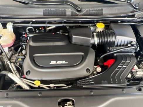 Used 2017 Chrysler Pacifica Touring-L Plus w/ Advanced Safetytec Group FWD image 25