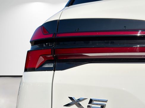 New 2026 BMW X5 sDrive40i w/ M Sport Package image 10