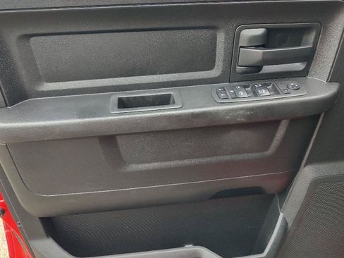 Used 2019 RAM 1500 Express w/ Express Value Package AWD/4WD image 8