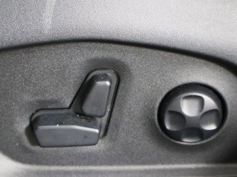 Used 2019 Jeep Compass Latitude w/ Popular Equipment Group image 24