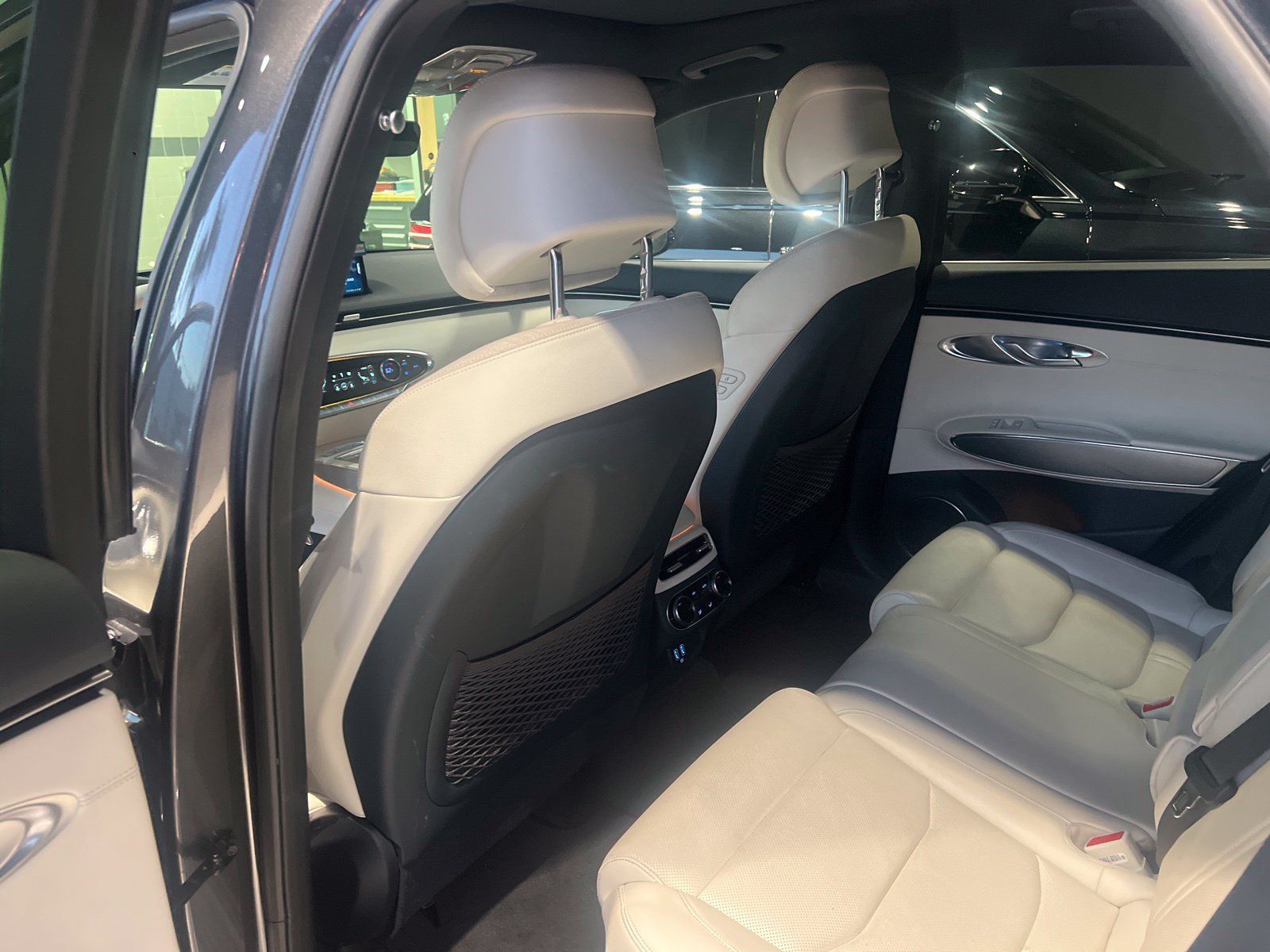 Used 2023 Genesis Electrified GV70 AWD/4WD image 33