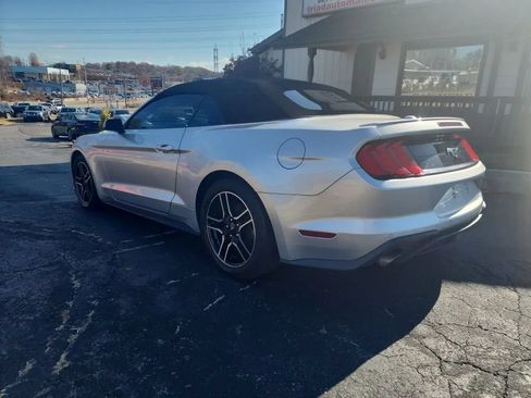 Used 2018 Ford Mustang Premium RWD image 7