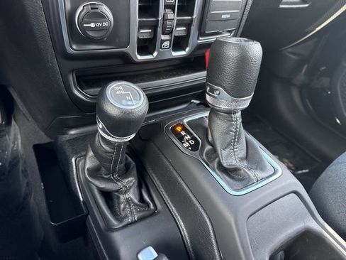 Used 2025 Jeep Wrangler Sport S image 13