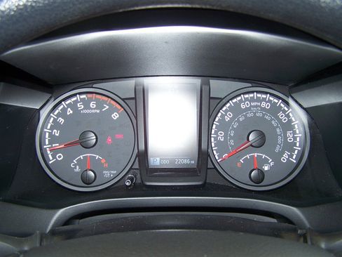 Used 2023 Toyota Tacoma SR image 8