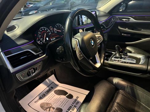 Used 2017 BMW 750i xDrive image 25