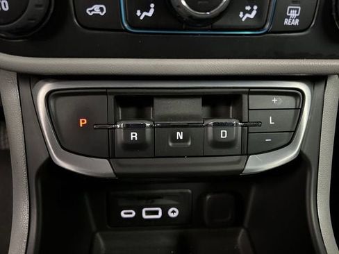 Certified 2022 GMC Terrain SLE w/ Driver Convenience Package image 16