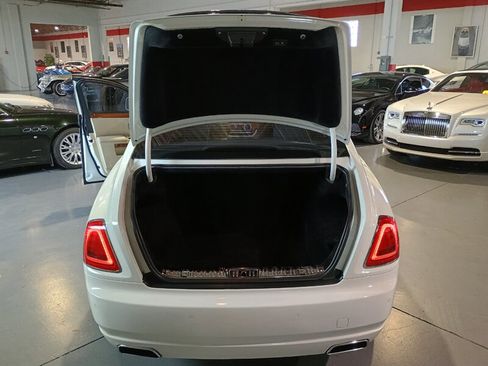 Used 2011 Rolls-Royce Ghost RWD image 46