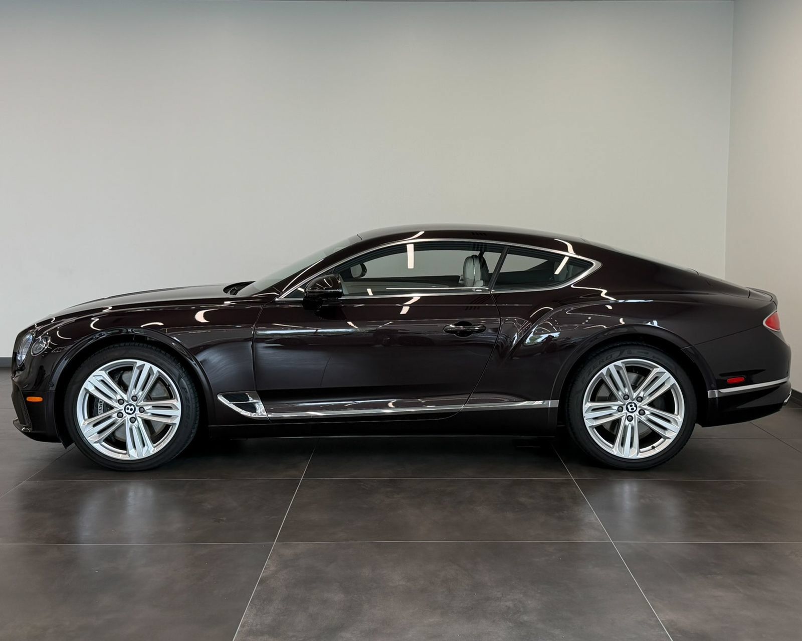 Used 2023 Bentley Continental GT V8 AWD/4WD image 11