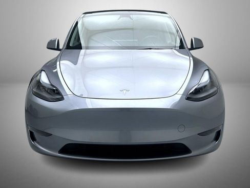 Used 2024 Tesla Model Y Performance image 2
