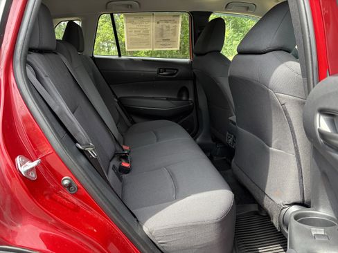 Used 2022 Toyota Corolla Cross LE AWD/4WD image 30