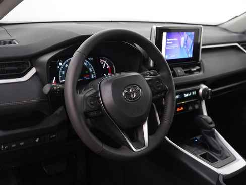 Used 2025 Toyota RAV4 XLE w/ Convenience Package image 21