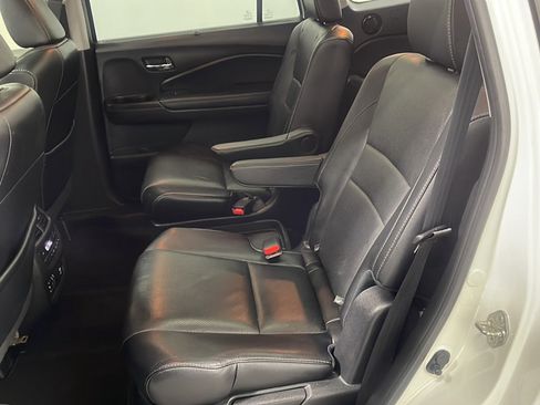 Used 2018 Honda Pilot Elite image 16