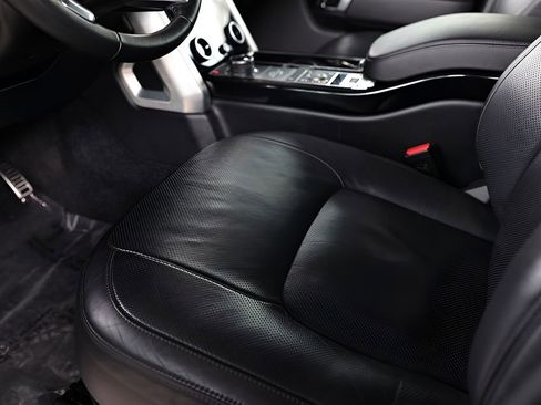 Used 2022 Land Rover Range Rover P525 Westminster Edition image 34