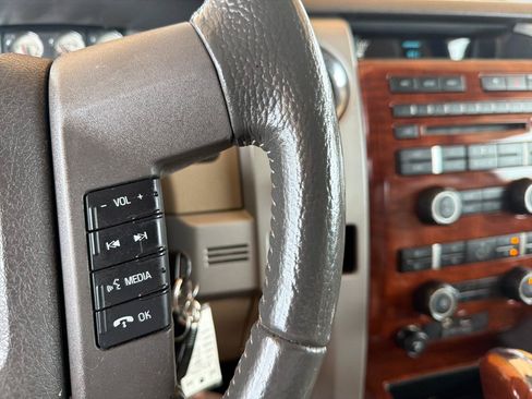 Used 2009 Ford F150 Lariat AWD/4WD image 19