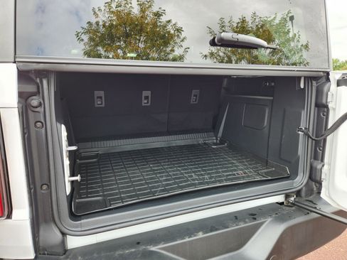 Used 2024 Ford Bronco Wildtrak image 8