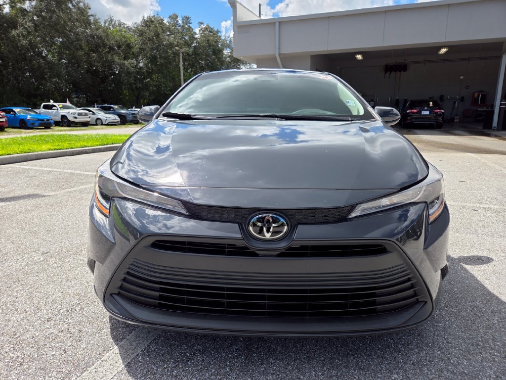 Used 2024 Toyota Corolla LE FWD image 2
