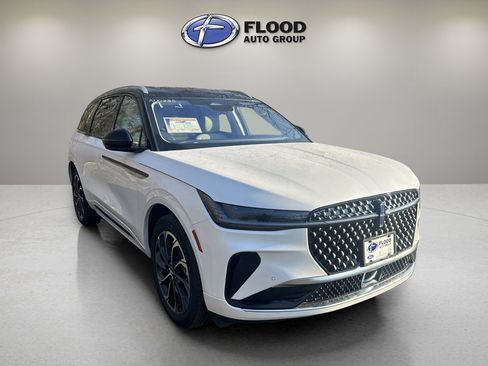 New 2026 Lincoln Nautilus Reserve image 1