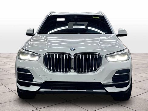 Used 2022 BMW X5 xDrive45e w/ Luxury Seating Package AWD/4WD image 3