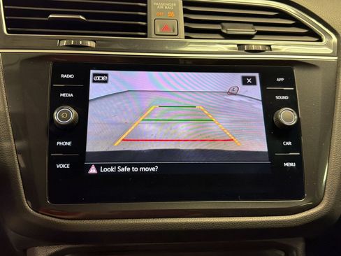 Used 2024 Volkswagen Tiguan SE FWD image 21