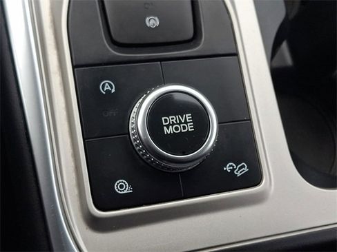 Used 2021 Ford Explorer XLT w/ Equipment Group 202A image 20