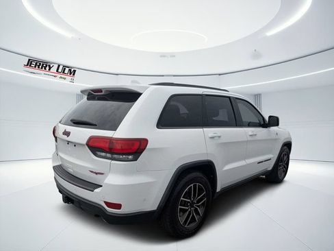 Used 2021 Jeep Grand Cherokee Trailhawk AWD/4WD image 3