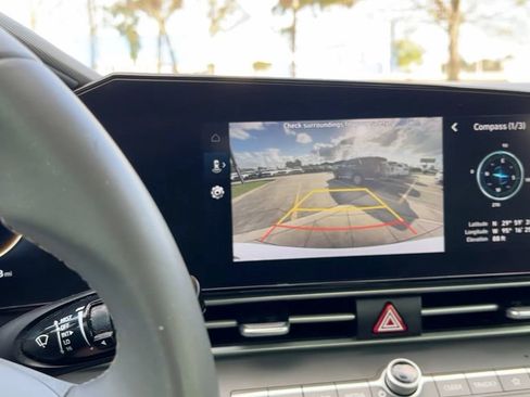 Used 2023 Hyundai Elantra SEL w/ Convenience Package image 26