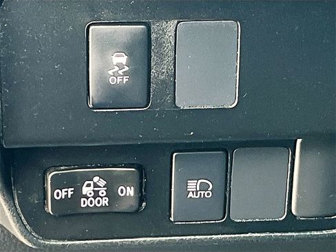 Used 2022 Toyota Tacoma SR5 image 10