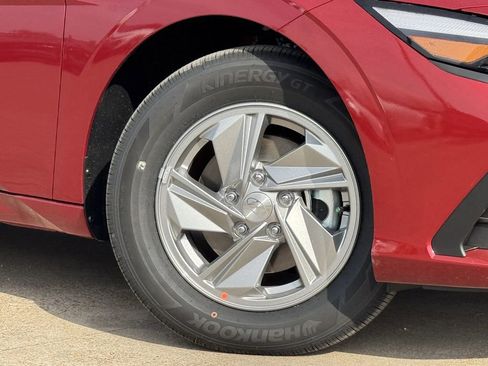 New 2026 Hyundai Elantra SE image 25