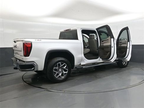 Used 2023 GMC Sierra 1500 SLT image 45