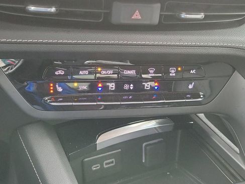 Used 2023 Buick Envision Essence image 20