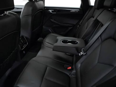 Used 2026 Porsche Macan AWD/4WD image 34