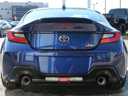 Used 2024 Toyota GR86 Premium image 9