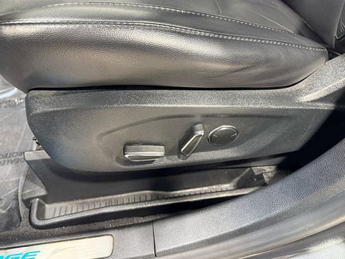 Used 2016 Ford Edge Titanium w/ Technology Package image 16