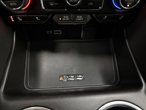 Used 2023 Chevrolet Suburban Z71 w/ Luxury Package image 26