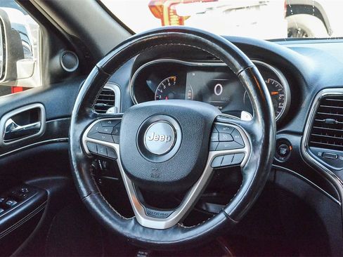 Used 2017 Jeep Grand Cherokee Limited w/ Trailer Tow Group IV image 10