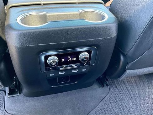 Used 2023 GMC Yukon XL Denali w/ Denali Reserve Package AWD/4WD image 10